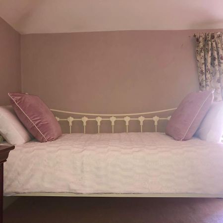 2 Bed Courtyard Apartment At Rockfield House Kells In Meath - Short Term Let Bagian luar foto