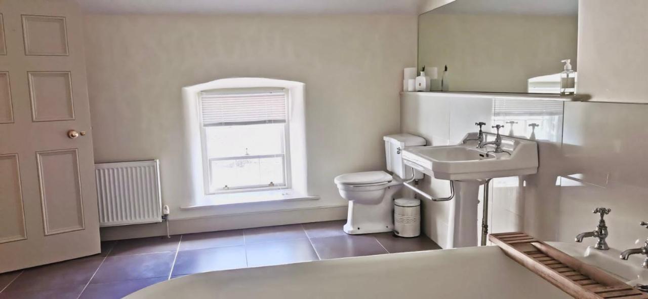 2 Bed Courtyard Apartment At Rockfield House Kells In Meath - Short Term Let Bagian luar foto